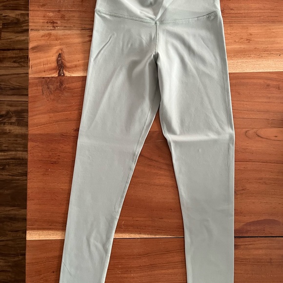 TNA (atmosphere) high rise ankle leggings in sage BNWOT. Tried on- never worn. - Picture 6 of 6